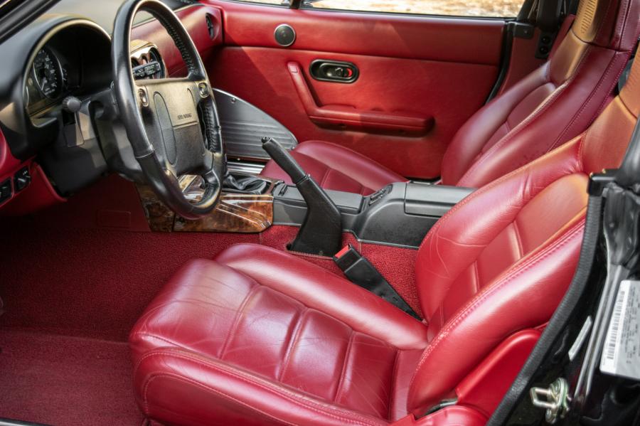 Интерьер Mazda Miata Limited Edition (NA) 1993 года  (фото 53 из 121)